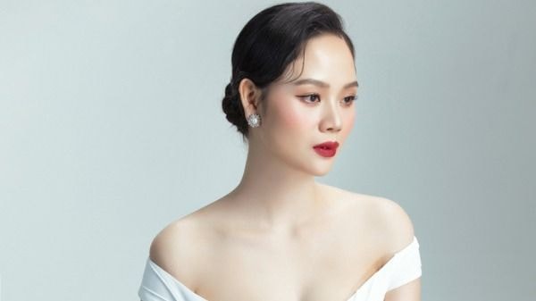 Hoa hậu không mặn mà Vbiz về quê làm việc, chọn cuộc sống bình yên