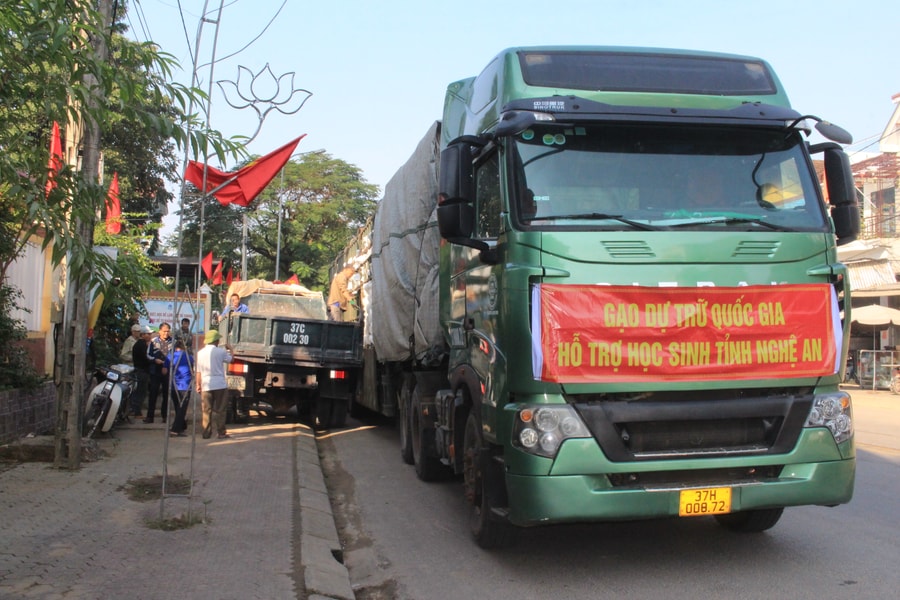 Cấp phát 75 tấn gạo cho học sinh tại Quỳ Hợp theo Nghị định 116