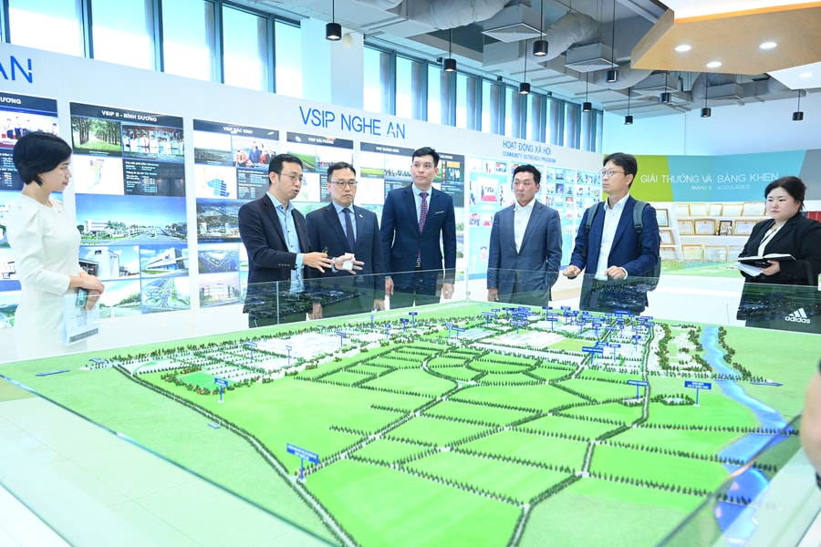 Đoàn công tác của Đại sứ quán Hàn Quốc thăm Khu công nghiệp VSIP Nghệ An