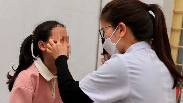 Tự chế pháo bằng diêm, bé gái ở Quỳnh Lưu bị bỏng 2 mắt