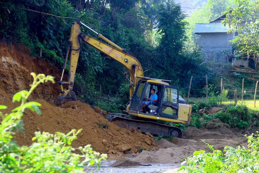 Nông dân Quỳ Châu dồn sức khắc phục đất sản xuất vụ xuân