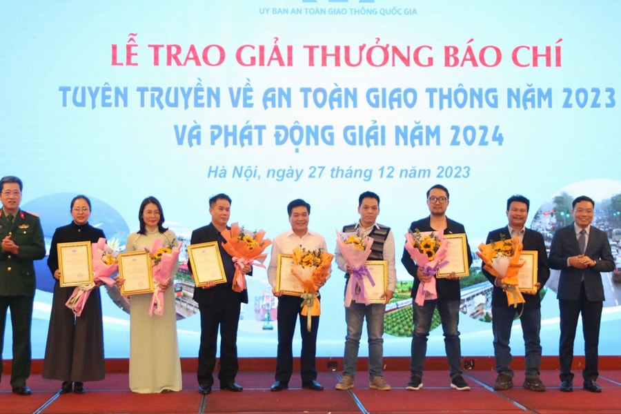 Báo Nghệ An đoạt giải Ba giải Báo chí Toàn quốc tuyên truyền về an toàn giao thông