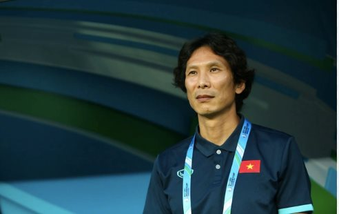  Bóng đá chuyên nghiệp và thầy ngoại