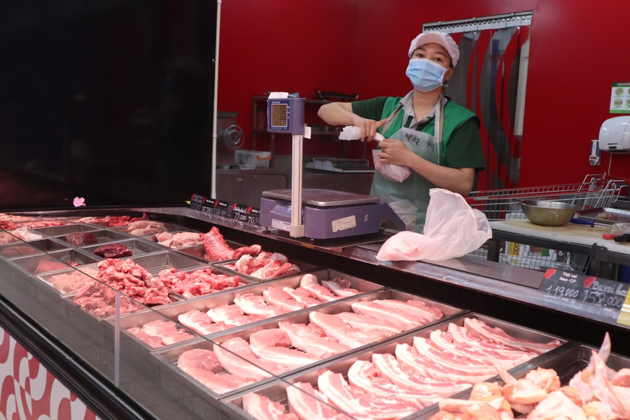 Người tiêu dùng Nghệ An không lo thiếu nguồn cung thịt lợn 