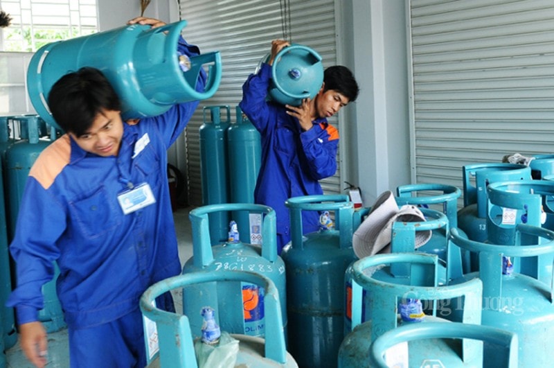 Vàng giữ giá; Gas tăng 6.000 đồng/bình 12 kg