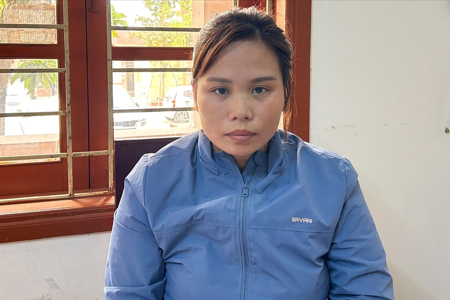 Người phụ nữ mua nhẫn mỹ ký ở chợ rồi đưa vào tiệm vàng để tráo