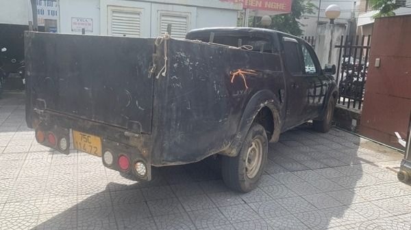 Bắt tạm giam 1 kiểm lâm viên vận chuyển, mua bán lâm sản trái phép