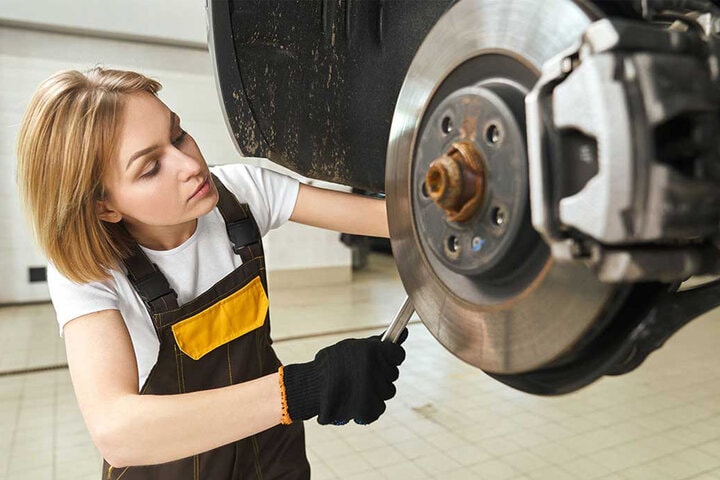 Cách đơn giản kéo dài tuổi thọ của hệ thống phanh ô tô