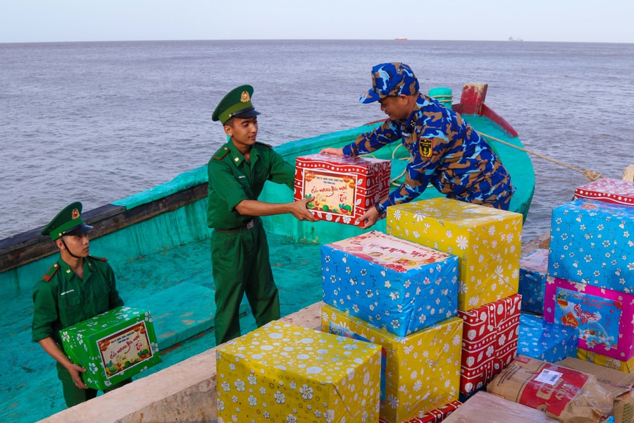 Tết sớm ở đảo Hòn Khoai