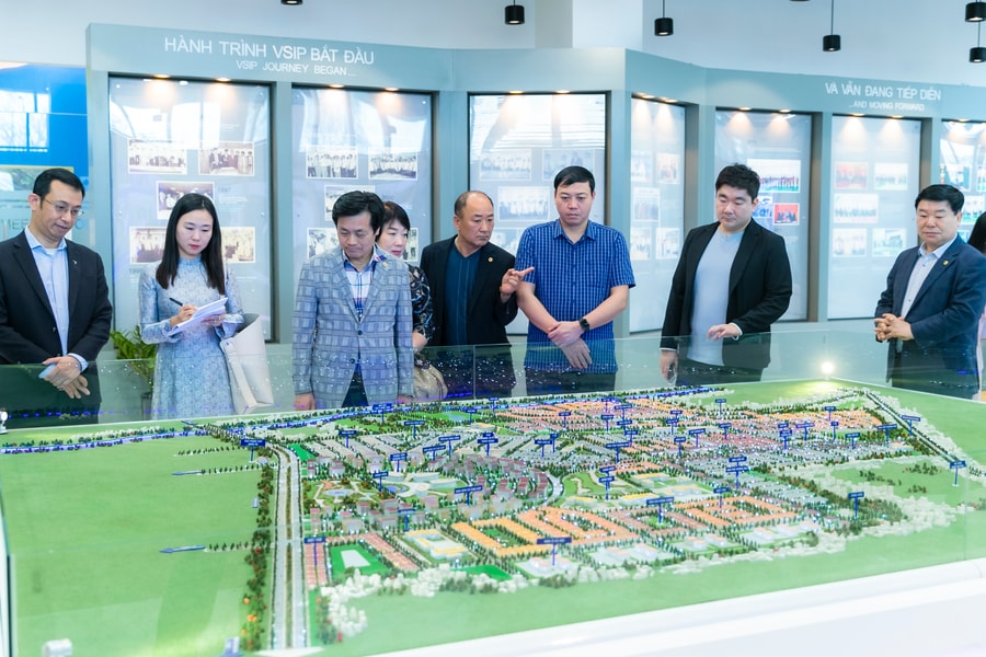 Đoàn đại biểu Hội đồng tỉnh Gyeonggi - Do thăm Khu công nghiệp VSIP Nghệ An, Trường Cao đẳng kỹ thuật công nghiệp Việt Nam - Hàn Quốc