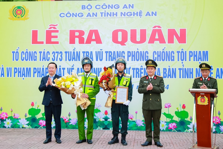 Nghệ An ra quân Tổ công tác 373 tuần tra vũ trang phòng, chống tội phạm và vi phạm pháp luật