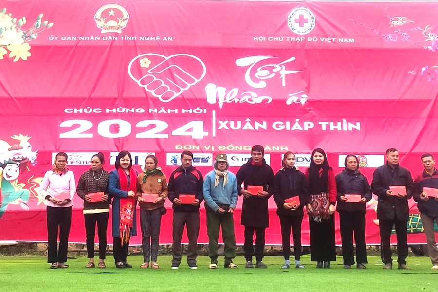 Tổ chức chương trình ‘Tết nhân ái – Xuân Giáp Thìn’ tại Tương Dương 