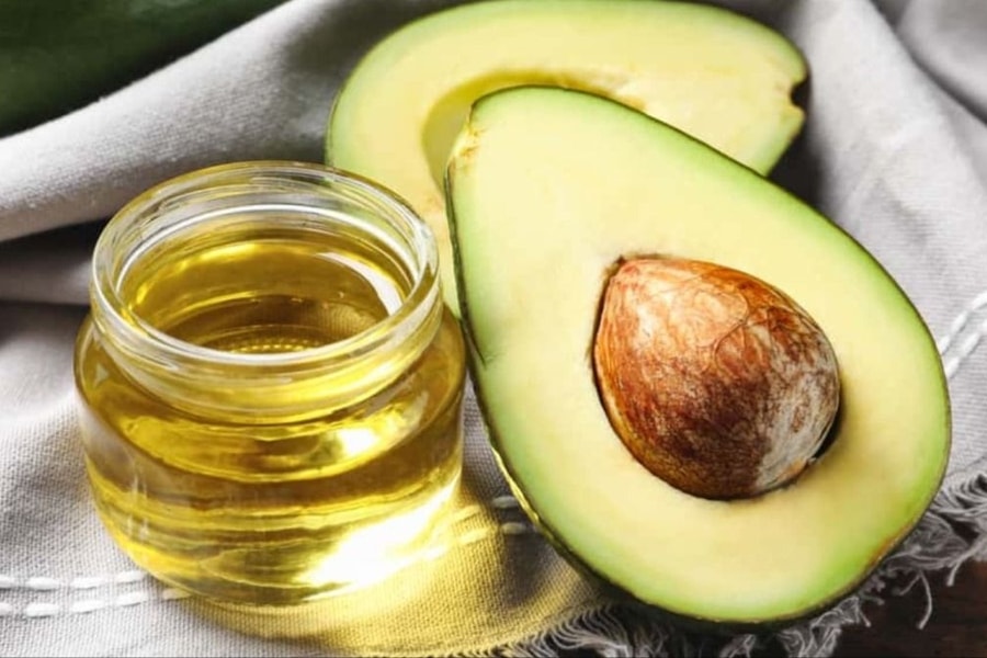 Bí quyết sử dụng dầu quả bơ để có làn da mịn màng, tươi trẻ