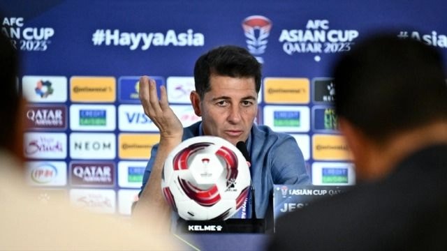 Iraq lên tiếng sau vụ huấn luyện viên Jesus Cacas bị dọa đánh ngay phòng họp báo; Asian Cup 2023 lập kỷ lục khủng về khán giả