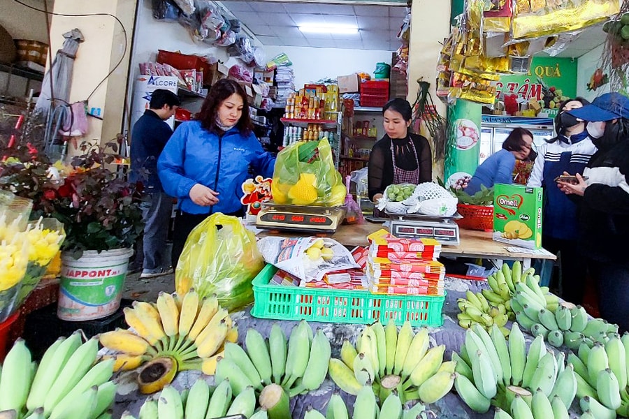 Sức mua tăng, giá bán ổn định dịp Tết ông Công, ông Táo