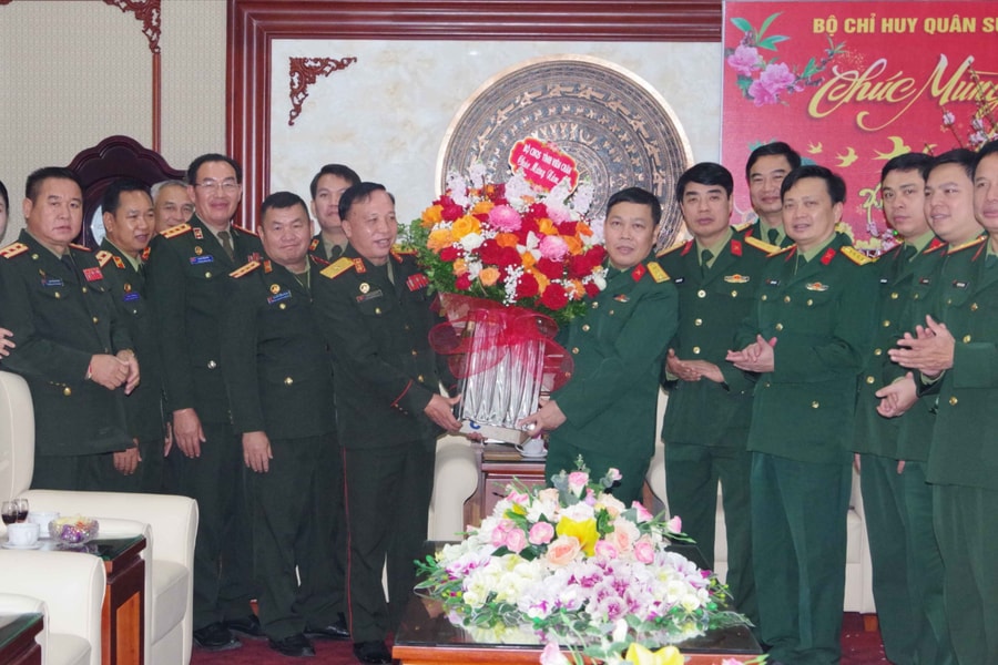 Đoàn công tác Bộ Chỉ huy Quân sự tỉnh Viêng Chăn thăm, chúc Tết Bộ Chỉ huy Quân sự tỉnh Nghệ An