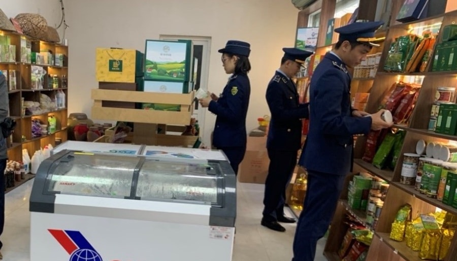 Thành phố Vinh phát hiện, xử lý 80 vụ kinh doanh hàng kém chất lượng dịp Tết Nguyên đán
