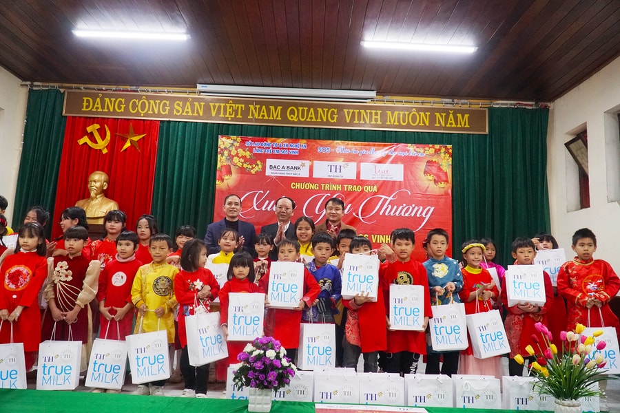 Tập đoàn TH, Ngân hàng Thương mại cổ phần Bắc Á, Quỹ 'Vì Tầm Vóc Việt': Hơn 8 tỷ đồng chung tay chăm lo Tết ấm cho người nghèo 