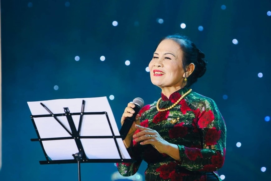 Thương tiếng Oanh vàng đã tắt