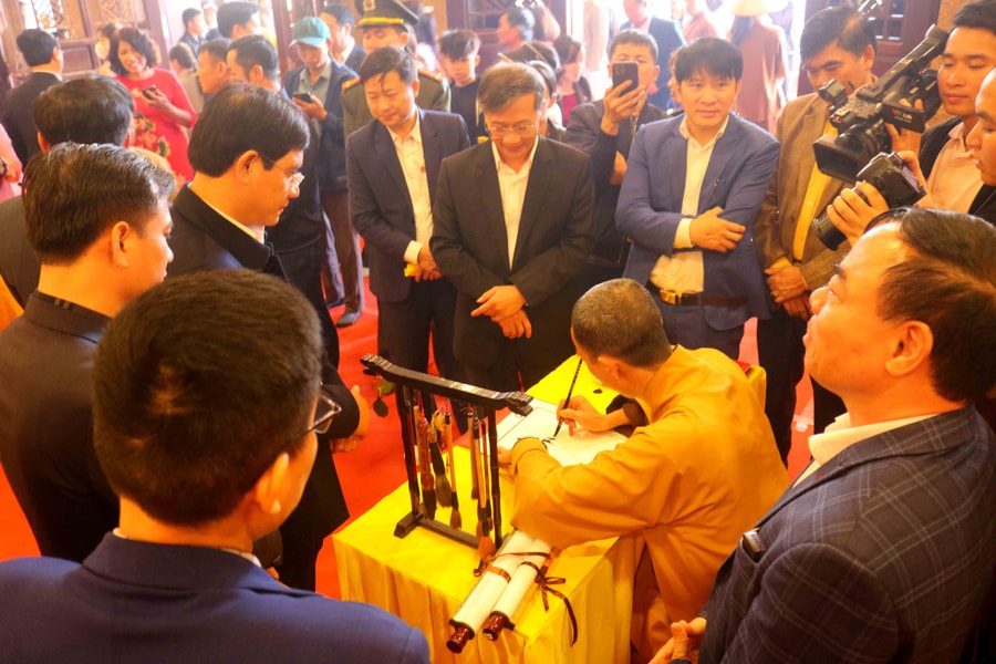 Trang trọng Lễ khai bút đầu Xuân tại chùa Đại Tuệ