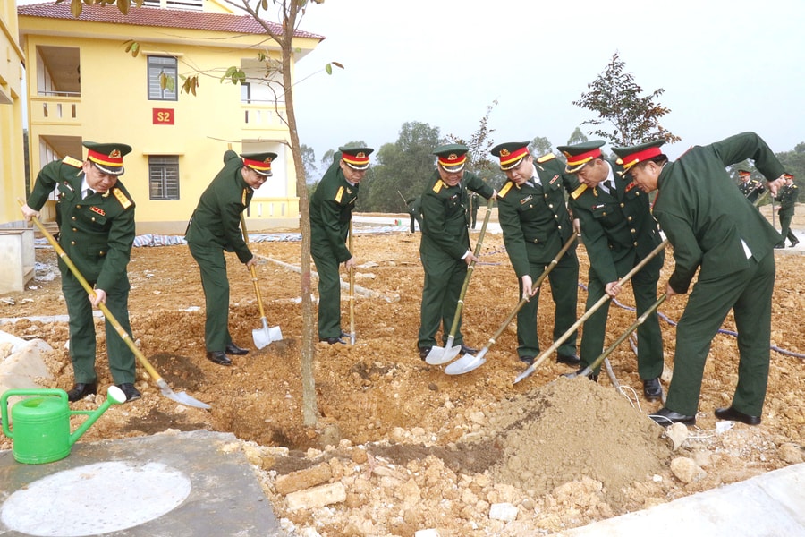 Bộ Chỉ huy Quân sự tỉnh phát động Tết trồng cây