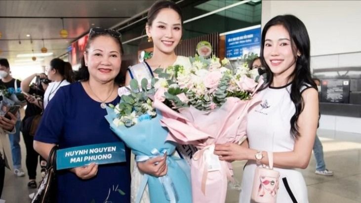 Hoa hậu Mai Phương mang 140 kg hành lý sang Ấn Độ dự thi Miss World 71
