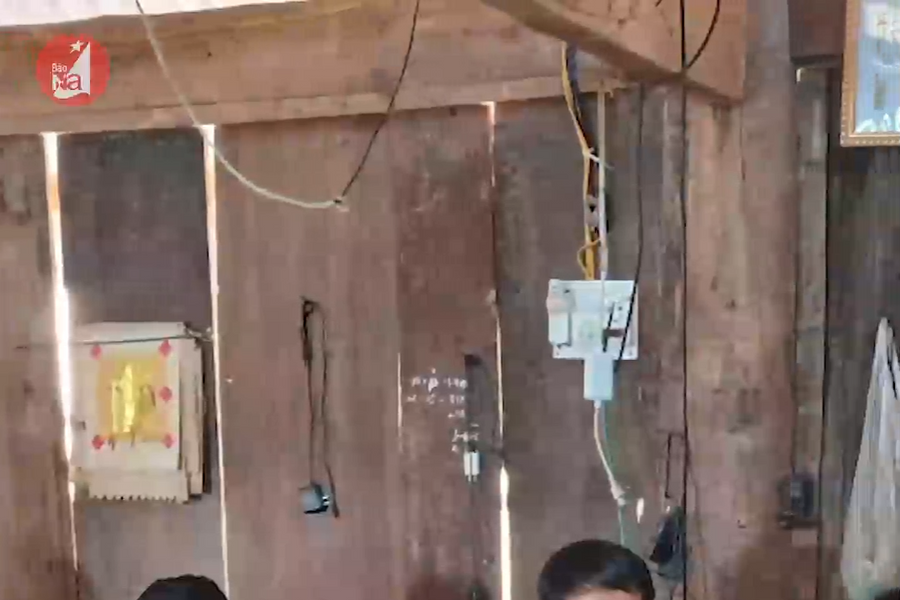 Vận động 28 học sinh có ý định bỏ học trở lại trường sau Tết