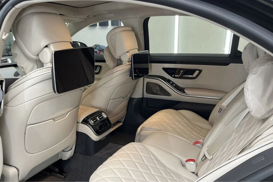 Mẹo giữ nội thất ô tô luôn mới