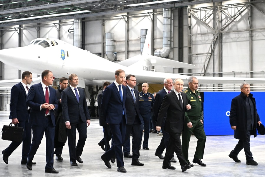 Nga hiện đại hóa máy bay ném bom mang tên lửa chiến lược Tu-160M ​​