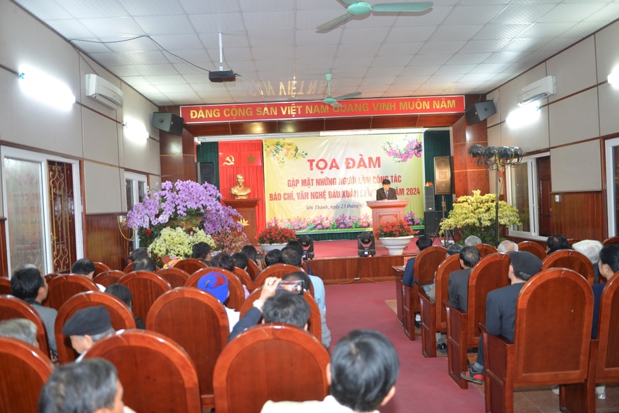 Yên Thành gặp mặt những người làm công tác báo chí, văn nghệ đầu Xuân Giáp Thìn 2024