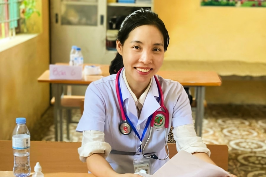 Nữ bác sỹ nội trú Cao Thị Huyền Trang: ‘Tôi rung động với y học dân tộc’