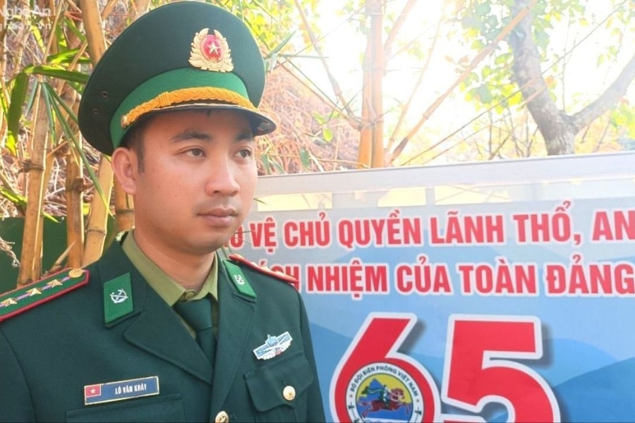 Người con mang quân hàm xanh của bản làng biên giới