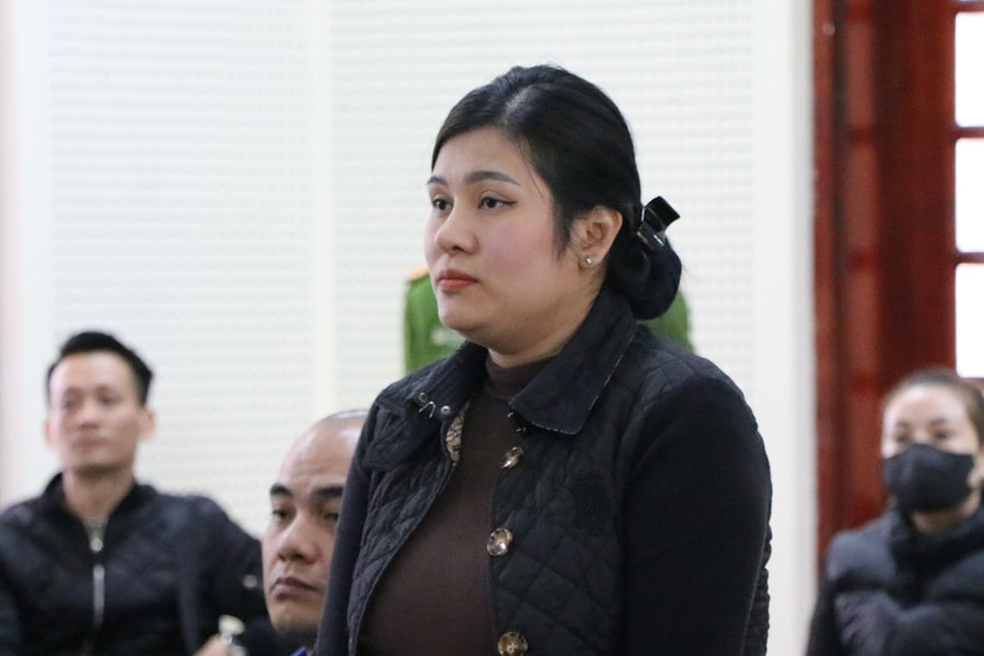 Chuyến hàng không người nhận và đường về xa ngái của thiếu phụ xinh đẹp