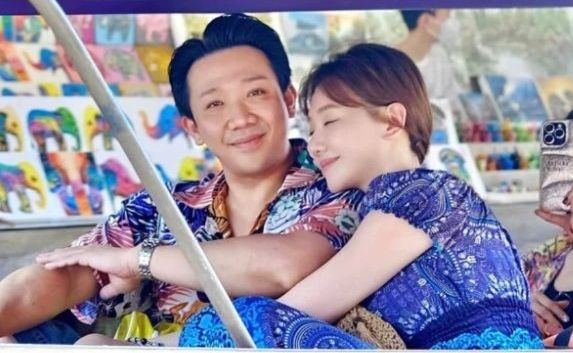 Đăng ảnh tình tứ bên Hari Won, Trấn Thành nêu quan điểm về hạnh phúc