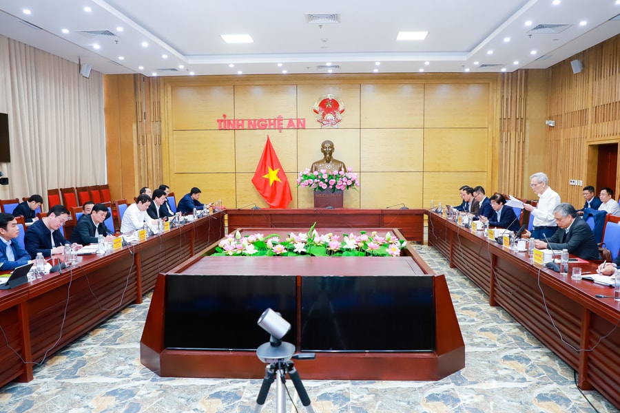 Lãnh đạo tỉnh Nghệ An làm việc với Tổ tư vấn kinh tế - xã hội tỉnh về các nội dung, nhiệm vụ quan trọng