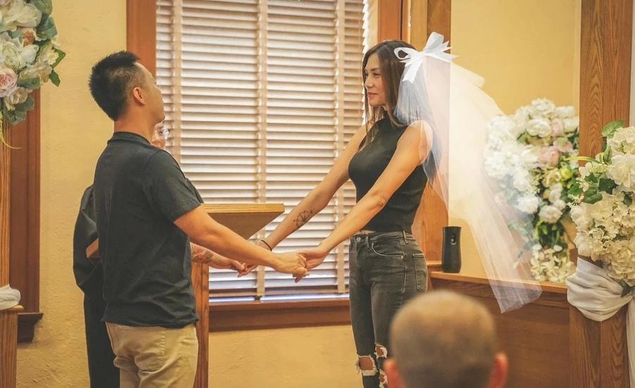 Á hậu Võ Hoàng Yến kết hôn với bạn trai Việt kiều