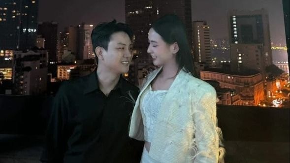 Sau đổ vỡ hôn nhân, Hoài Lâm lần đầu công khai bạn gái xinh đẹp 21 tuổi