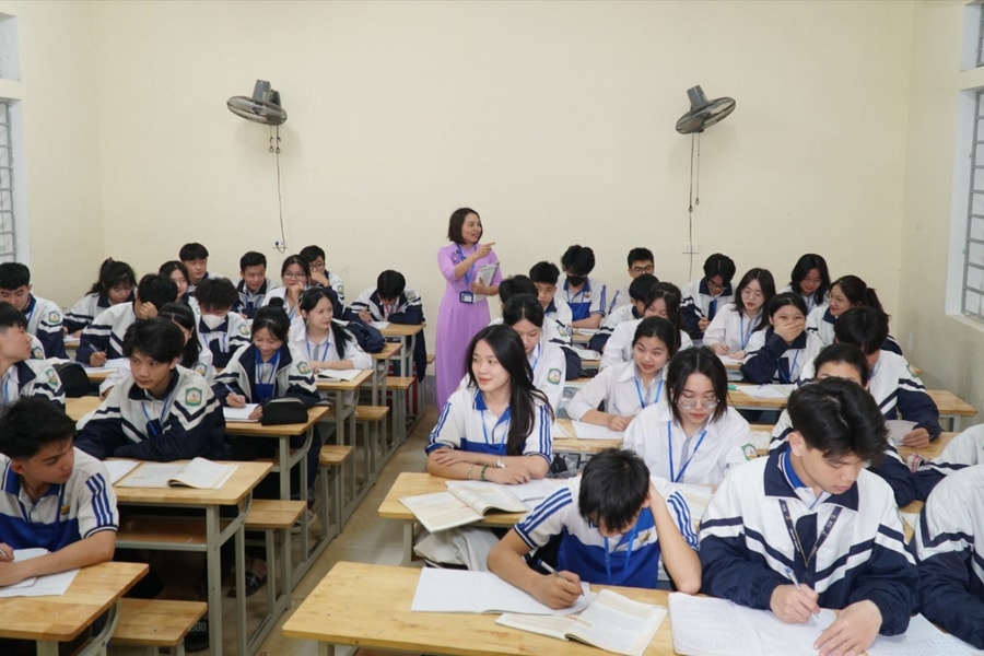 Các trường học chủ động tiếp cận chương trình mới, đề thi mới chuẩn bị cho kỳ thi tốt nghiệp THPT 2025