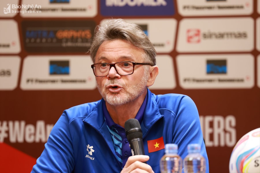 Huấn luyện viên Troussier: 'Chúng tôi sẽ nỗ lực tối đa ở trận lượt về tại sân Mỹ Đình'