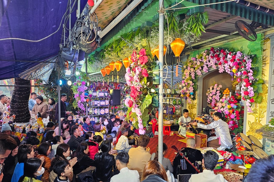 Chấn chỉnh tình trạng lộn xộn ở đền Ông Hoàng Mười