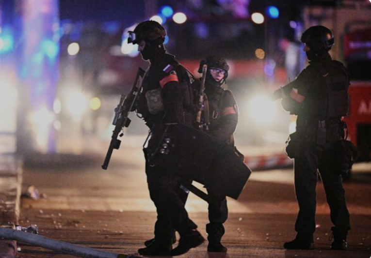 Cựu cố vấn Lầu Năm Góc cho rằng tình báo phương Tây có thể liên quan đến vụ tấn công khủng bố ở Nga 