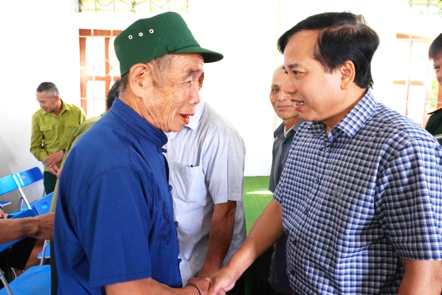 Phó Chủ tịch HĐND tỉnh Nguyễn Như Khôi dự sinh hoạt Đảng tại Chi bộ bản Pục