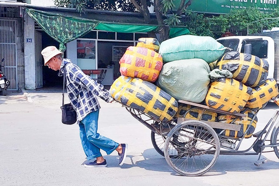Lao động Nghệ An oằn mình chống chọi với nắng nóng gay gắt
