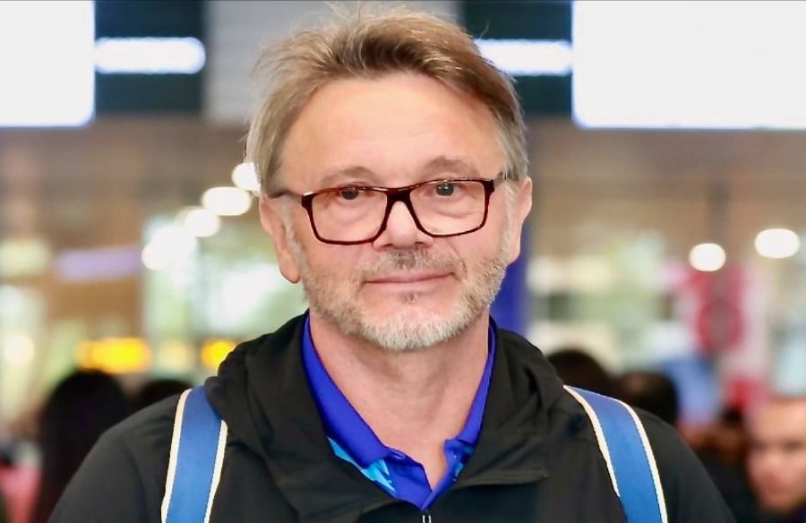 Huấn luyện viên Philippe Troussier lên đường trở về Pháp 