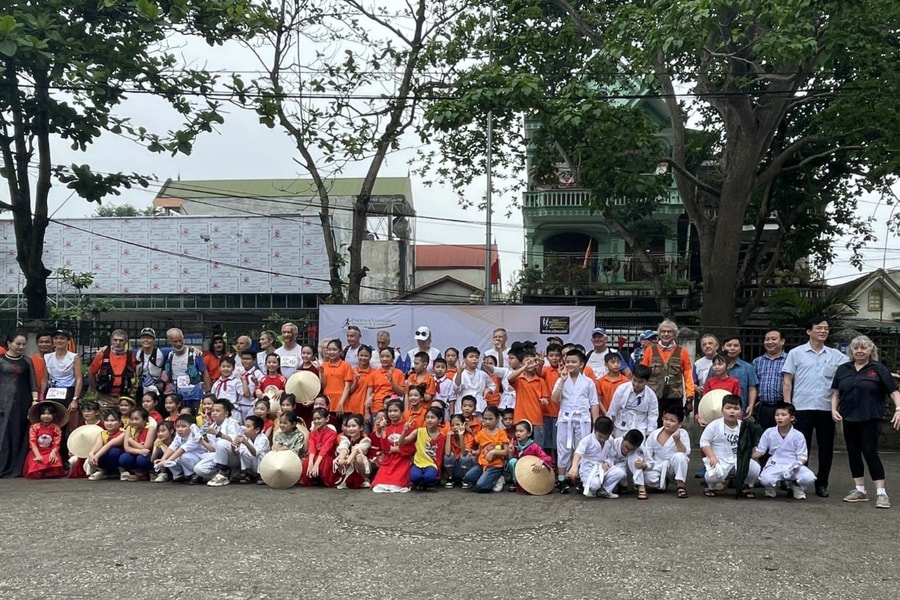 Miền Tây Nghệ An đón đoàn khách chạy Marathon đến từ các nước Châu Âu