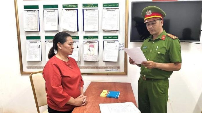 Lừa gia công hàng cao cấp trên mạng, chiếm đoạt tiền tỷ