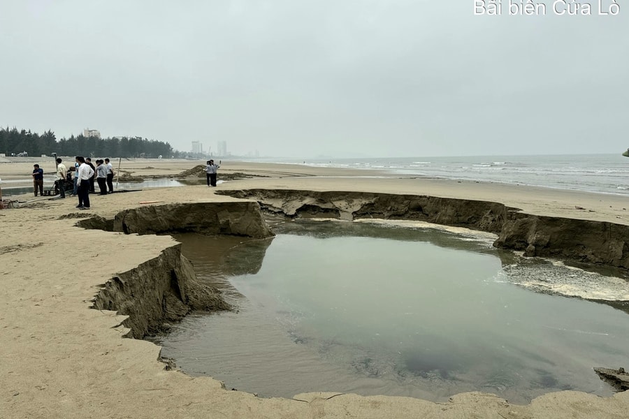 Thị xã Cửa Lò phát hiện trường hợp khai thác cát biển trái phép