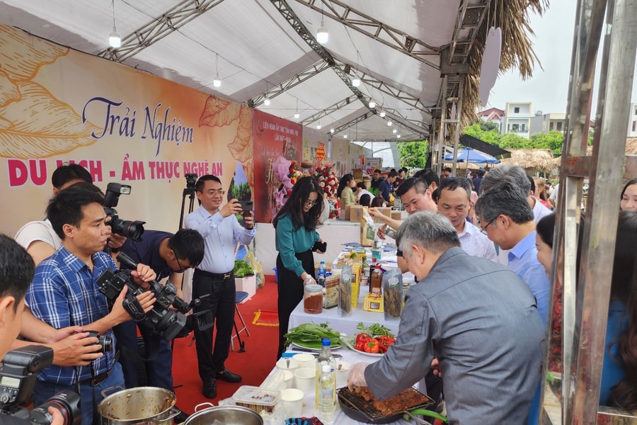Nghệ An tham gia Liên hoan ẩm thực và quảng bá các món lươn tại tỉnh Hưng Yên 