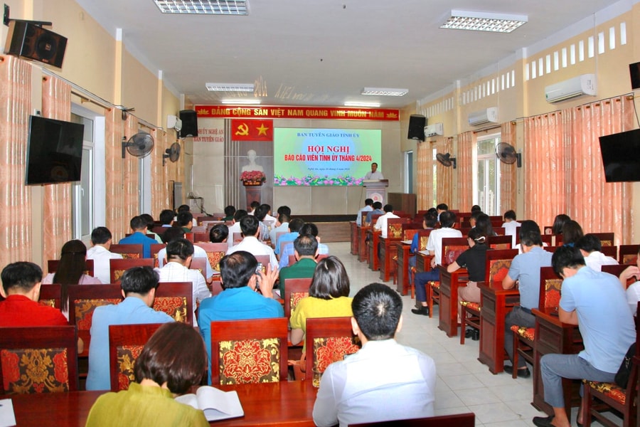 Hội nghị Báo cáo viên Tỉnh ủy tháng 4/2024