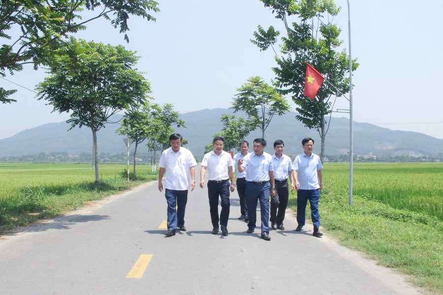 'Làm theo lời Bác', Nam Đàn phát huy ý chí tự lực, tự cường xây dựng huyện kiểu mẫu 